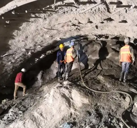 江边乡拱顶带模注浆料的施工流程及注意事项